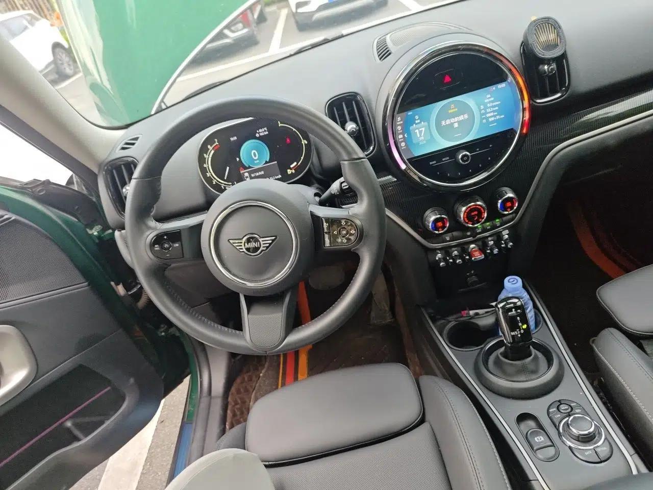 MINI Countryman 2023 1.5T COOPER ALL4 Connoisseur — миниатюра 10