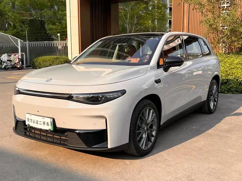 Leapmotor C10 2024 Range Extended Electric 210 Smart Edition — миниатюра 1