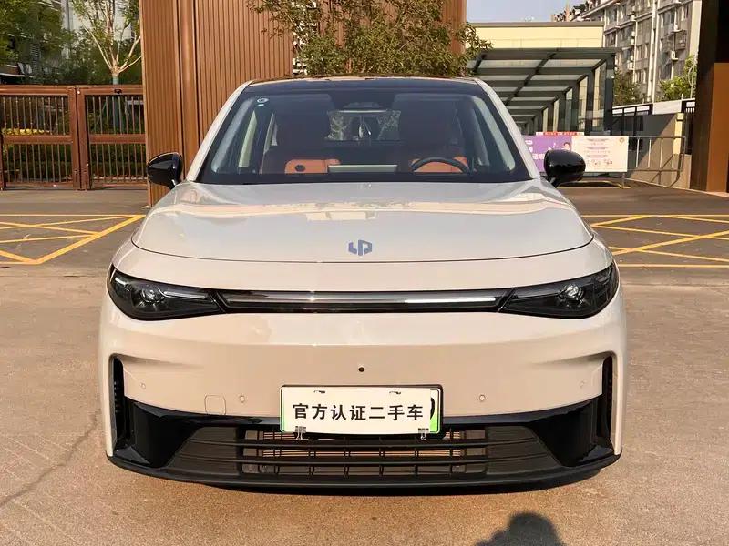 Leapmotor C10 2024 Range Extended Electric 210 Smart Edition — миниатюра 2