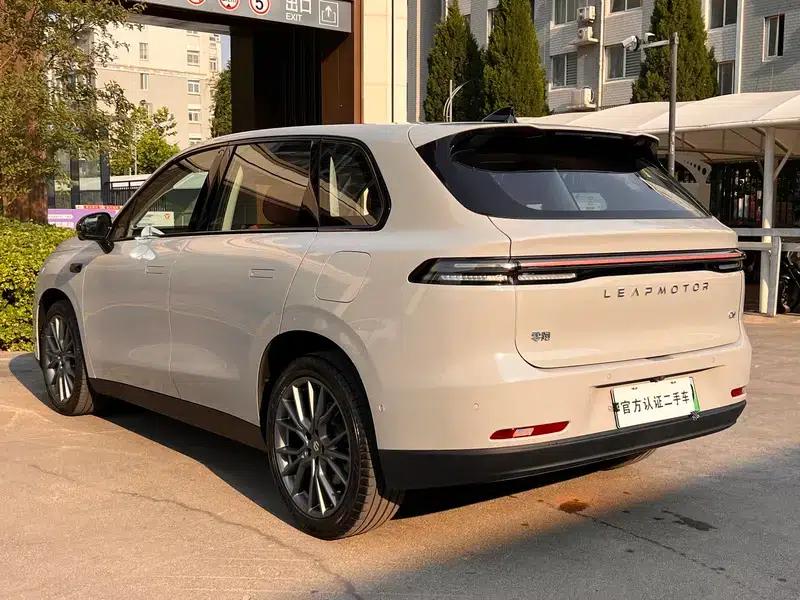 Leapmotor C10 2024 Range Extended Electric 210 Smart Edition — миниатюра 4