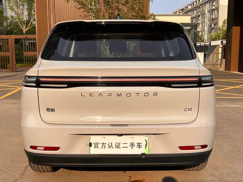 Leapmotor C10 2024 Range Extended Electric 210 Smart Edition — миниатюра 5
