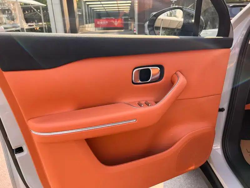 Leapmotor C10 2024 Range Extended Electric 210 Smart Edition — миниатюра 8
