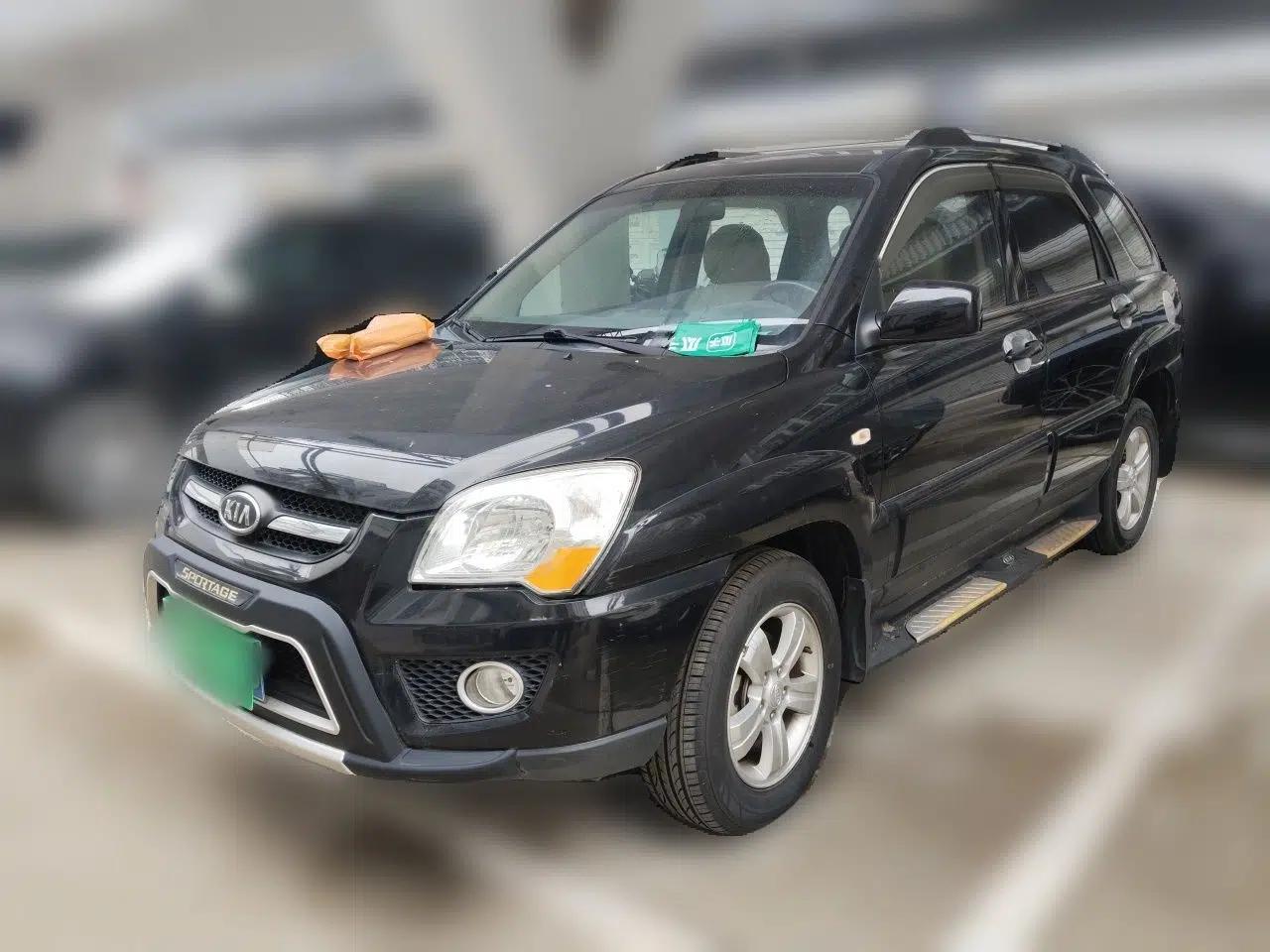 Kia Sportage 2011 2.0L Manual Two-Wheel Drive GL Trim — миниатюра 1