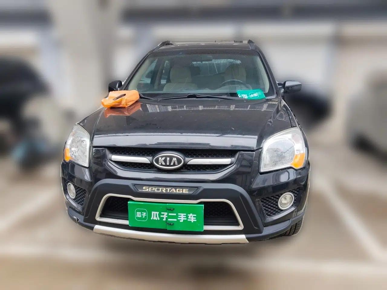 Kia Sportage 2011 2.0L Manual Two-Wheel Drive GL Trim — миниатюра 2