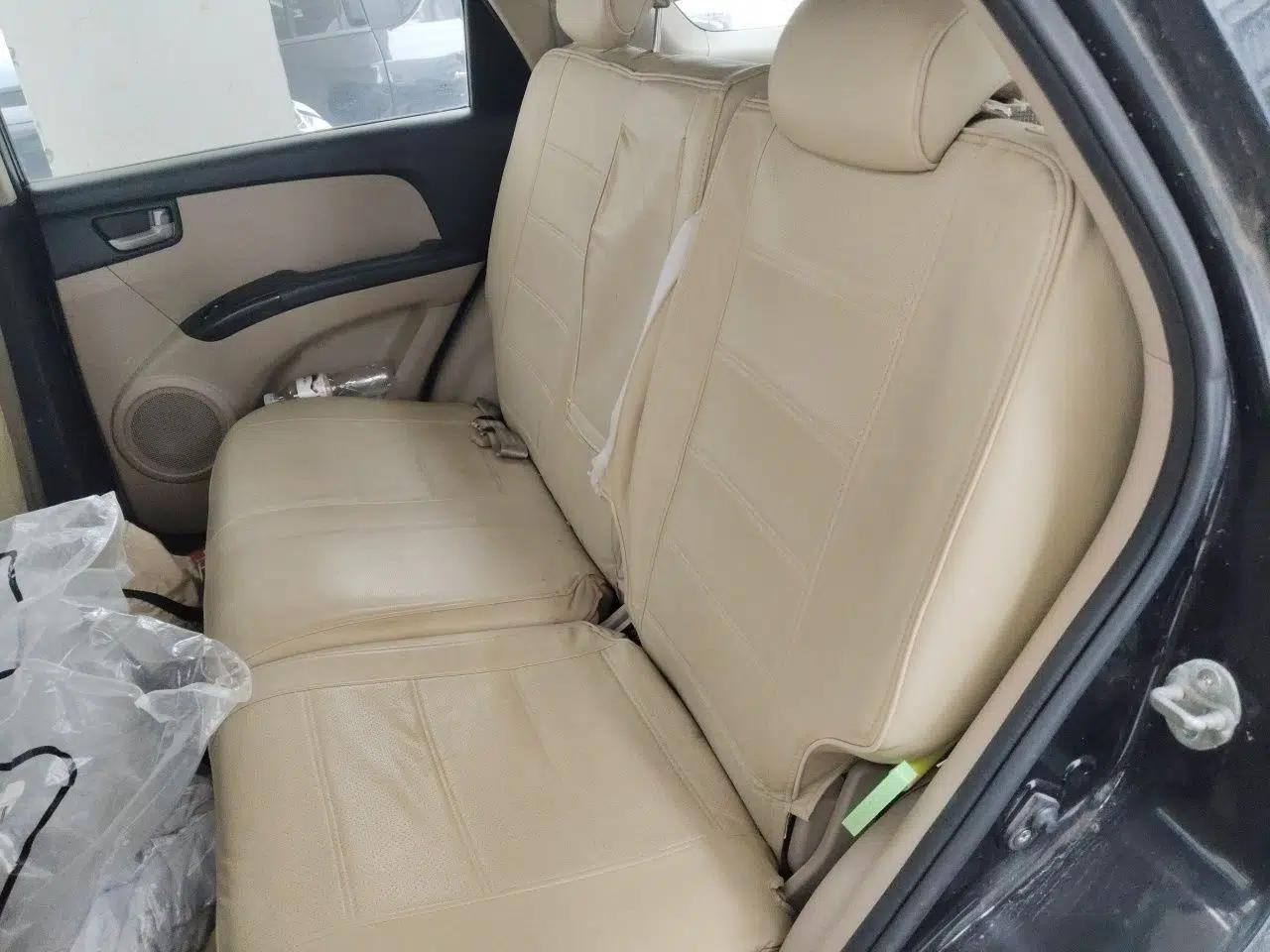 Kia Sportage 2011 2.0L Manual Two-Wheel Drive GL Trim — миниатюра 17