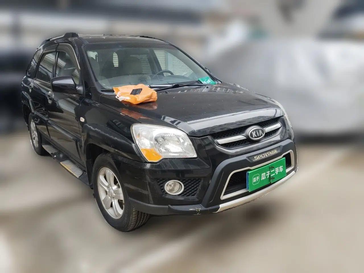 Kia Sportage 2011 2.0L Manual Two-Wheel Drive GL Trim — миниатюра 3