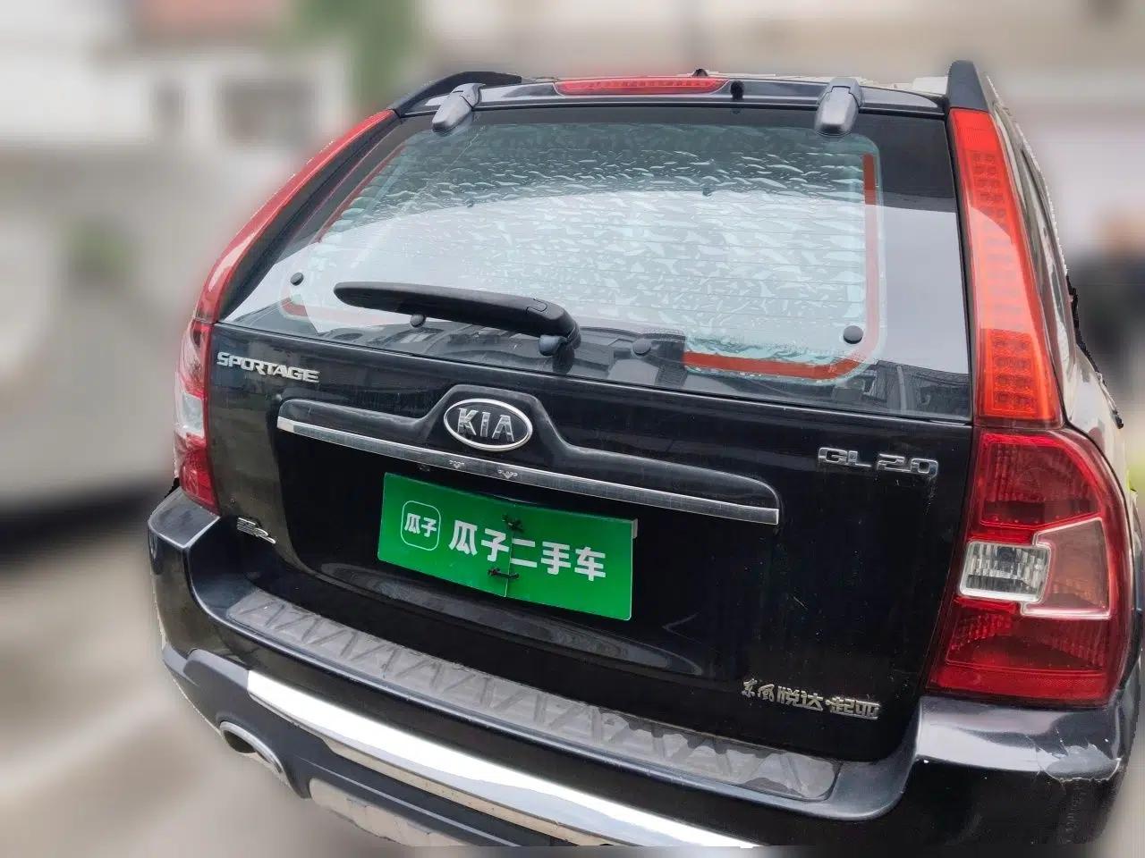 Kia Sportage 2011 2.0L Manual Two-Wheel Drive GL Trim — миниатюра 5