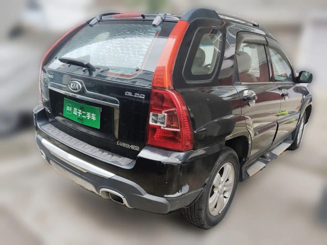 Kia Sportage 2011 2.0L Manual Two-Wheel Drive GL Trim — миниатюра 6
