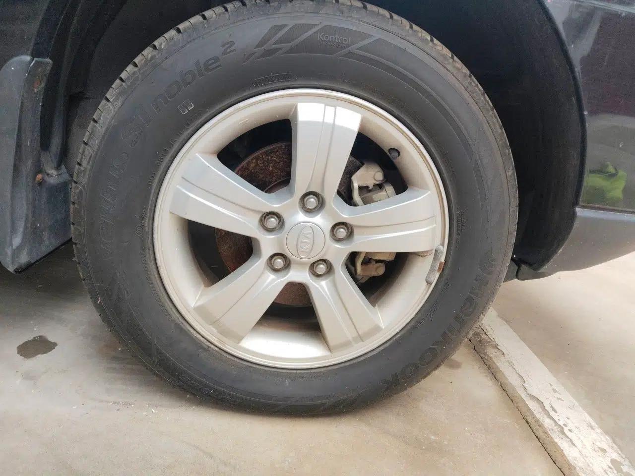 Kia Sportage 2011 2.0L Manual Two-Wheel Drive GL Trim — миниатюра 8