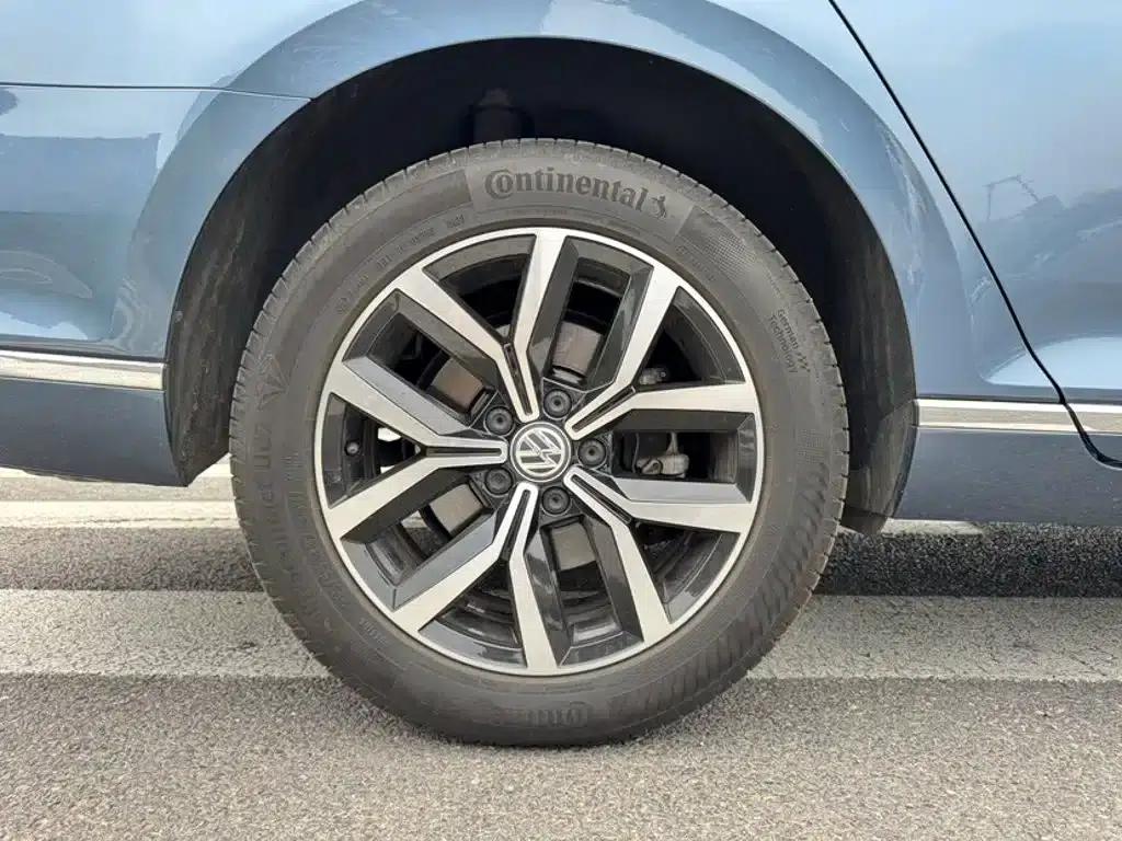 Passat Variant 2018 380TSI 2WD Comfortline — миниатюра 25