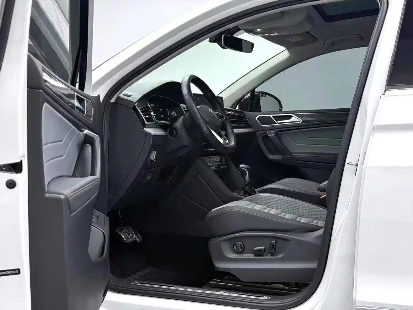 Tiguan X 2022 330TSI 2WD Flagship Edition — миниатюра 3