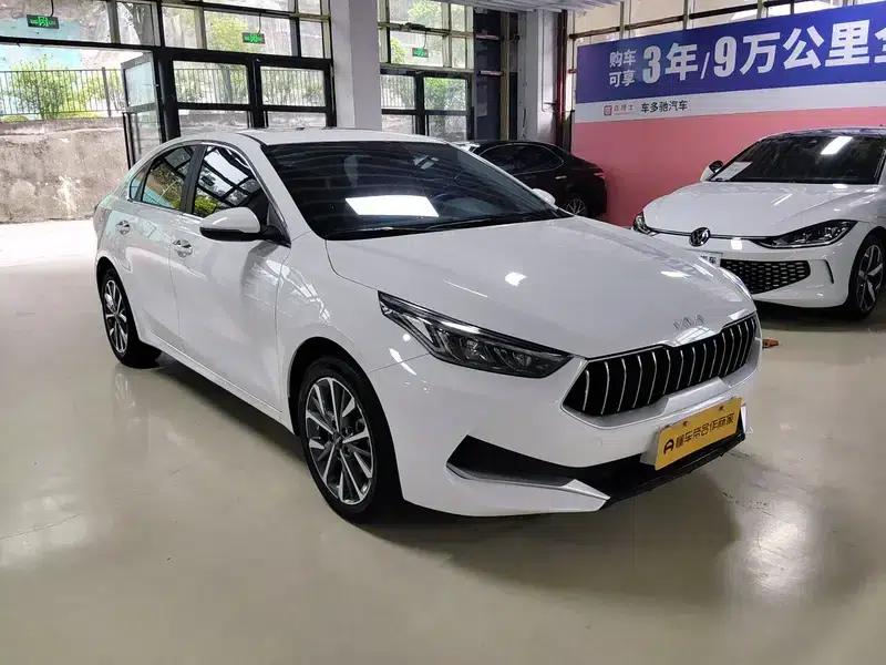 Kia K3 2021 Facelift 1.5L CVT Fashion Edition — миниатюра 3