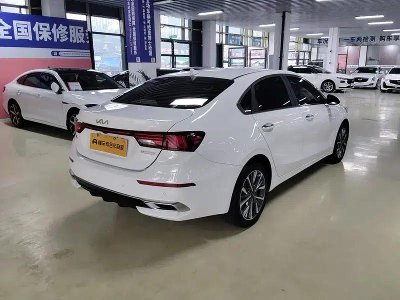 Kia K3 2021 Facelift 1.5L CVT Fashion Edition — миниатюра 6