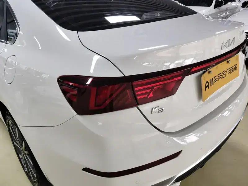 Kia K3 2021 Facelift 1.5L CVT Fashion Edition — миниатюра 10
