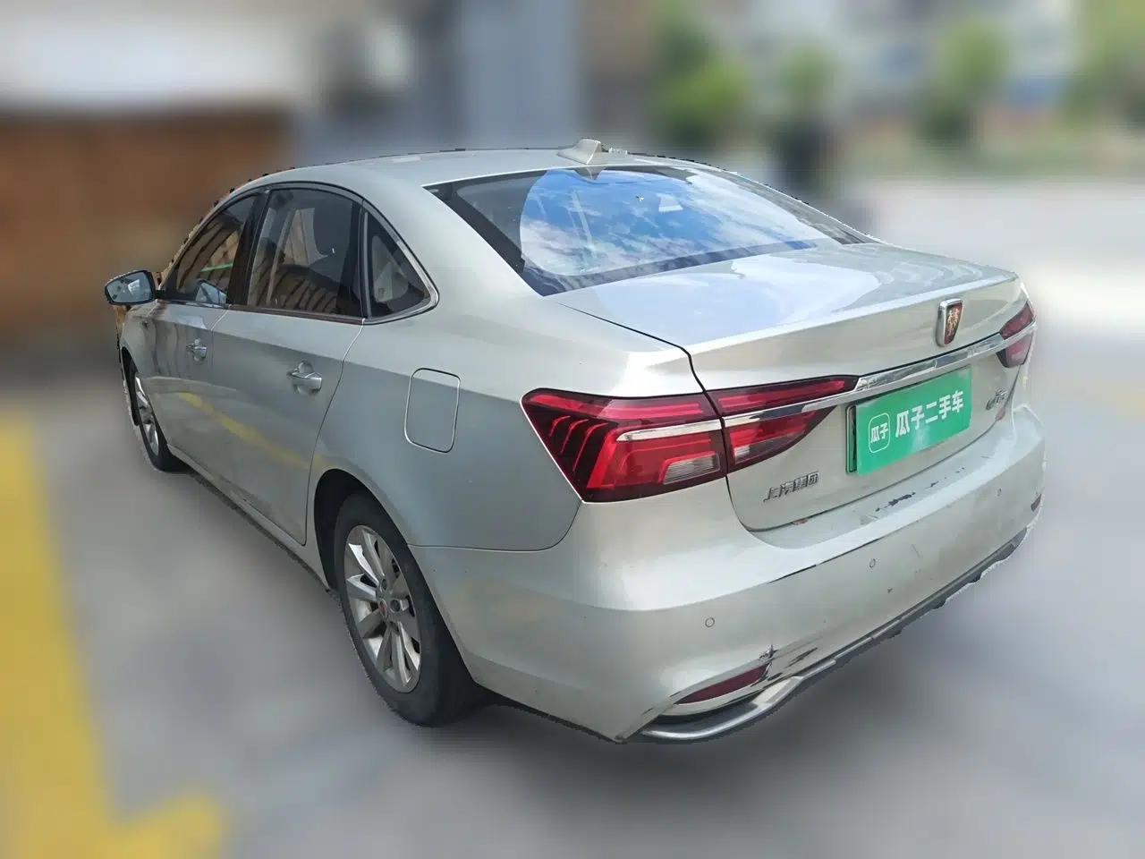 Roewe i6 New Energy 2017 45T Hybrid Connect & Smart Enjoyment Edition — миниатюра 4
