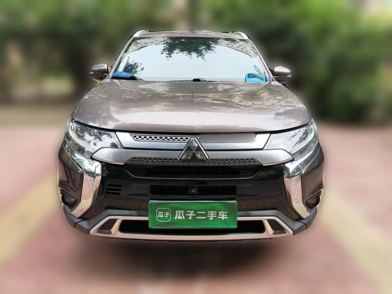 Mitsubishi Outlander 2020 2.0L Two-Wheel Drive Enjoyment Version 5 Seats — миниатюра 2