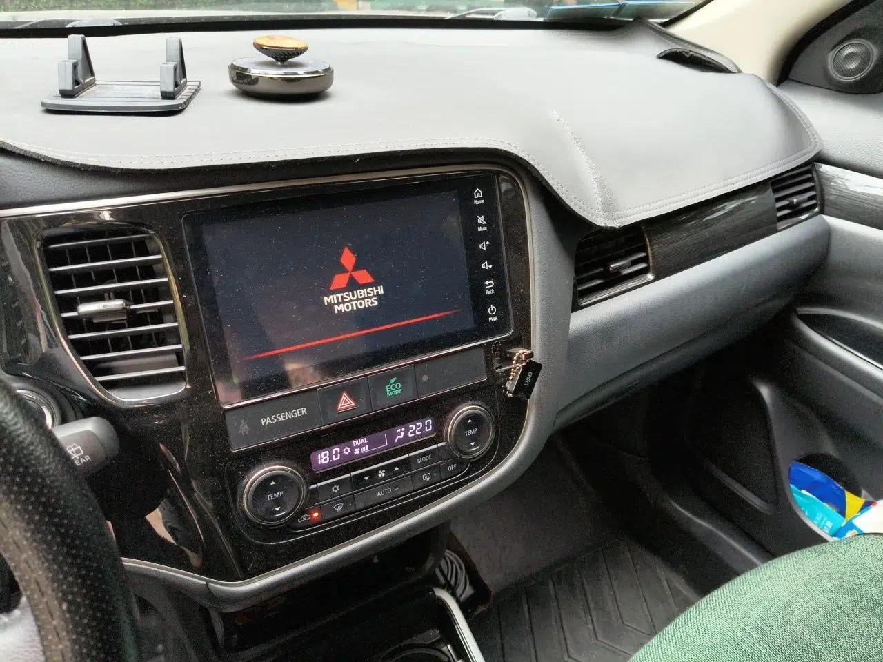 Mitsubishi Outlander 2020 2.0L Two-Wheel Drive Enjoyment Version 5 Seats — миниатюра 13