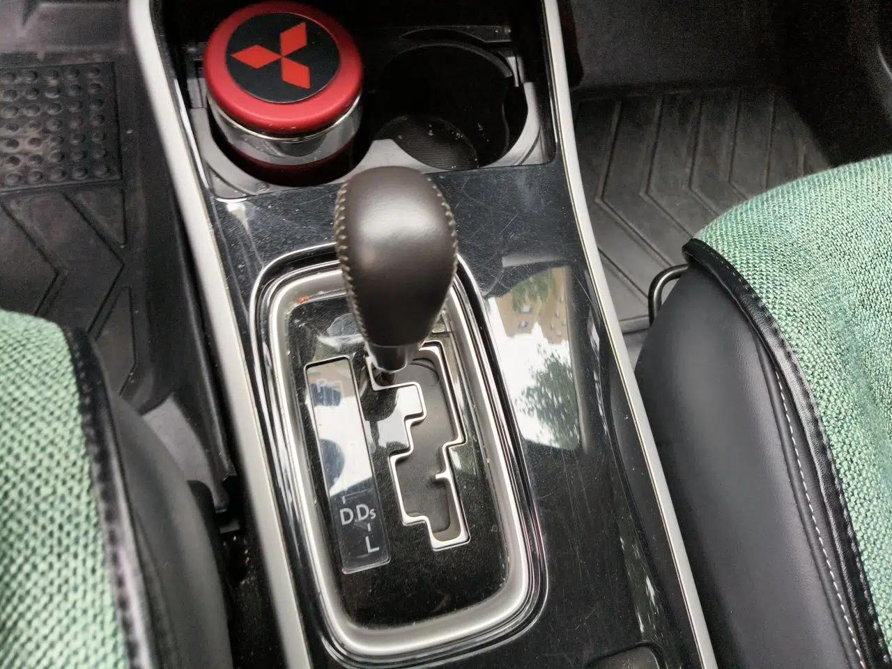 Mitsubishi Outlander 2020 2.0L Two-Wheel Drive Enjoyment Version 5 Seats — миниатюра 14