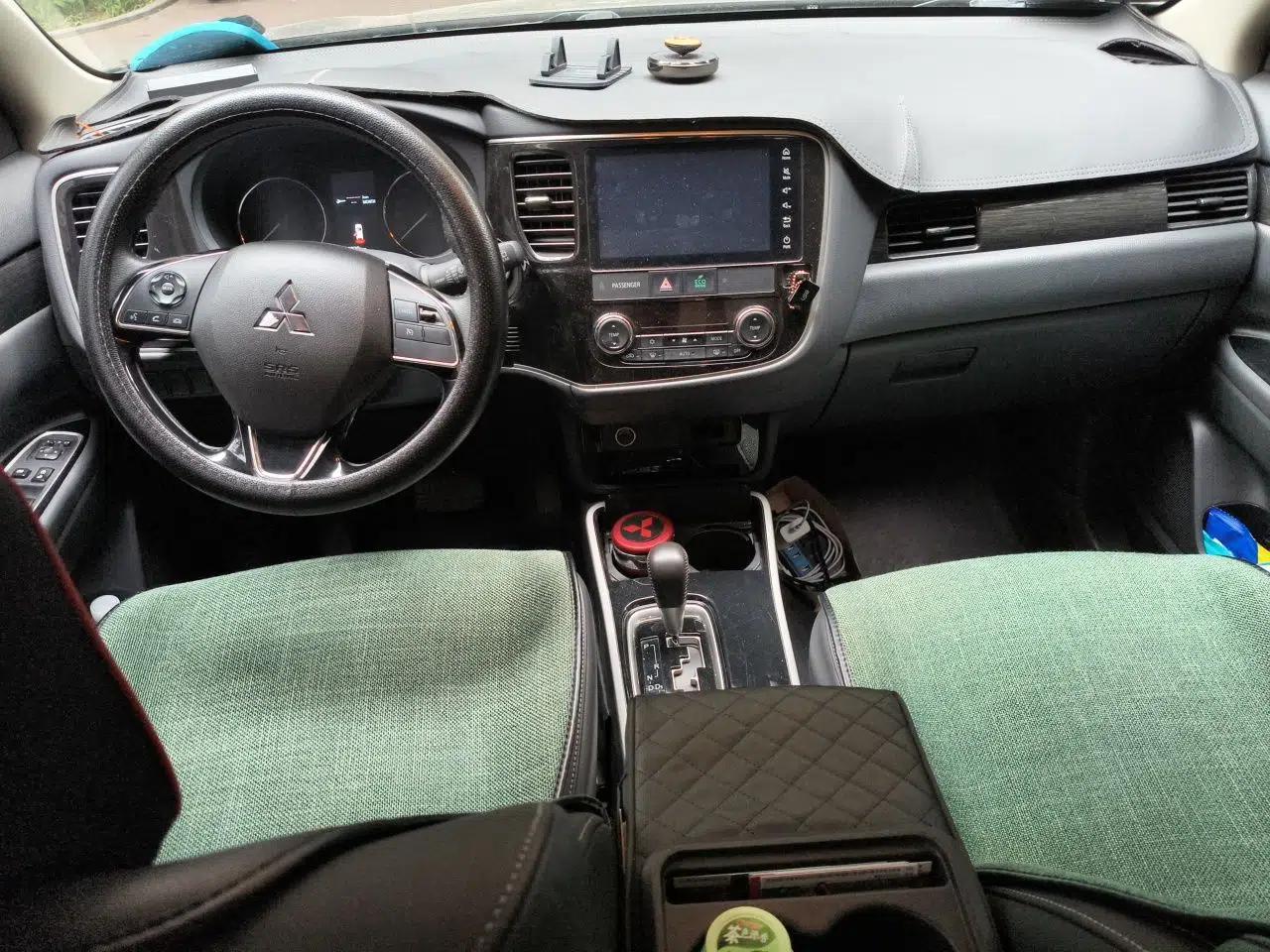 Mitsubishi Outlander 2020 2.0L Two-Wheel Drive Enjoyment Version 5 Seats — миниатюра 9