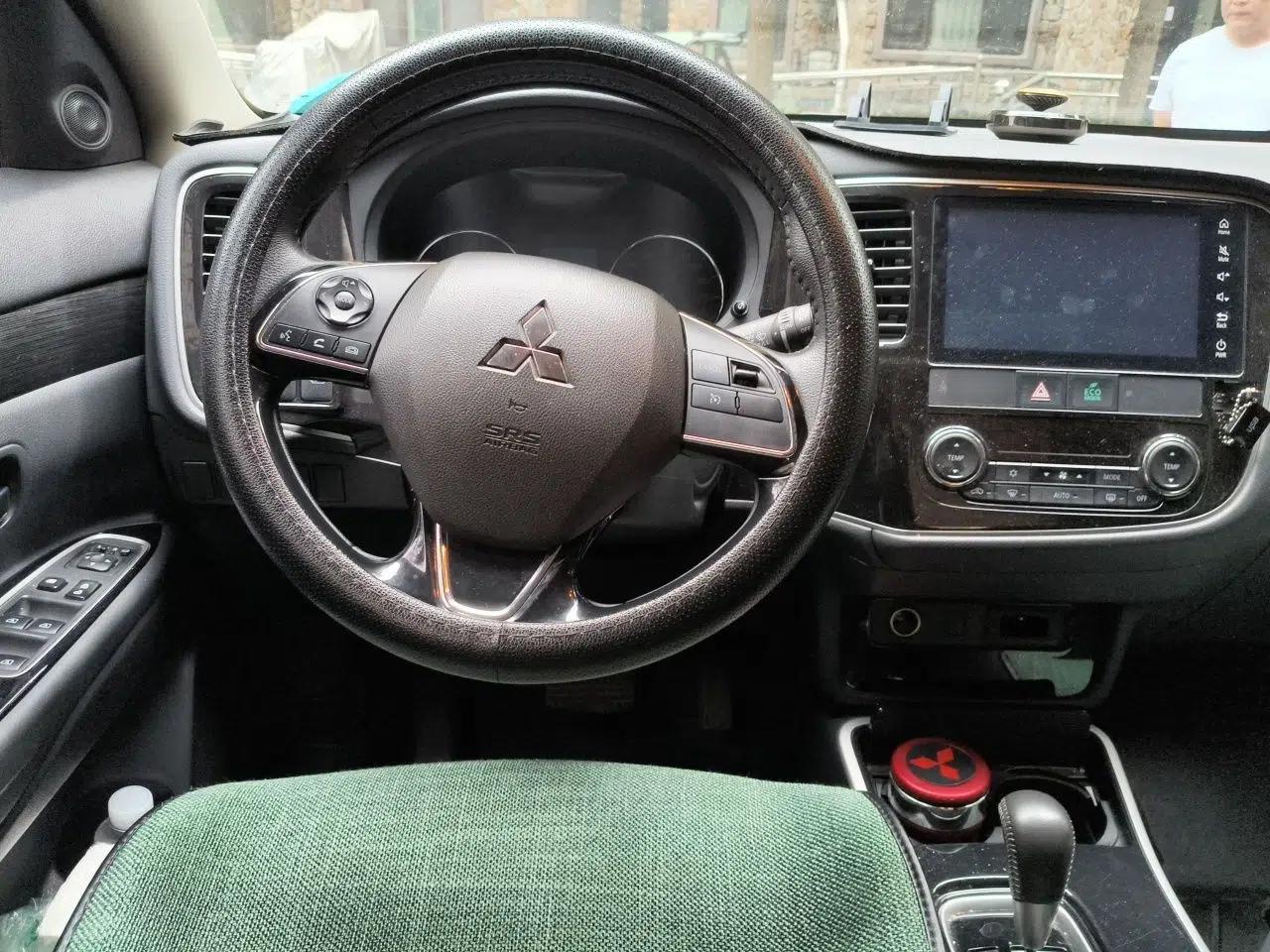 Mitsubishi Outlander 2020 2.0L Two-Wheel Drive Enjoyment Version 5 Seats — миниатюра 10