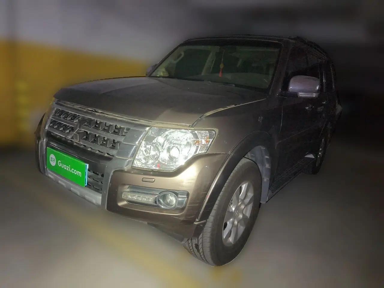 Mitsubishi Pajero 2016 3.0L Automatic Luxury Version China V Standard — миниатюра 1
