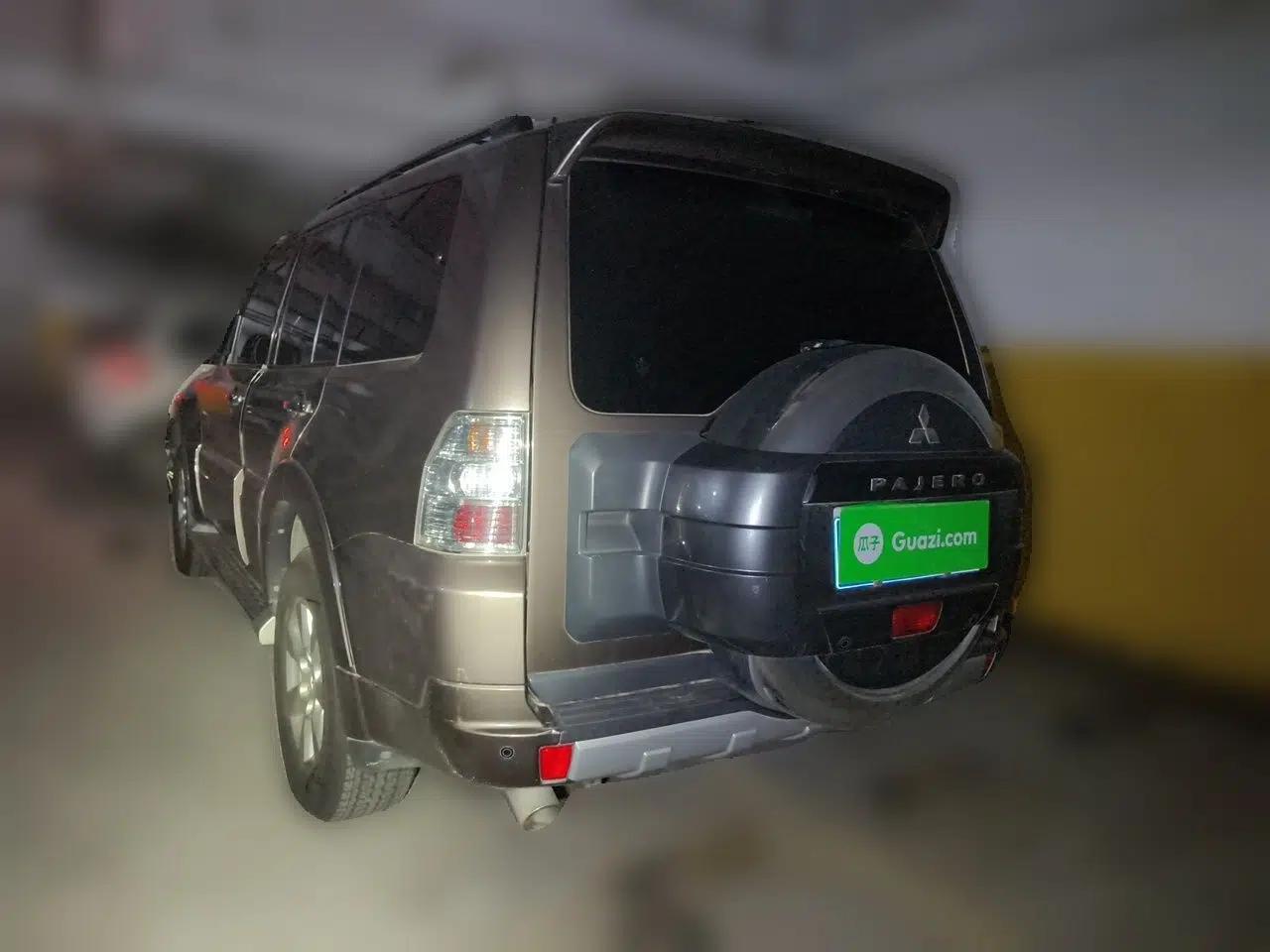 Mitsubishi Pajero 2016 3.0L Automatic Luxury Version China V Standard — миниатюра 4