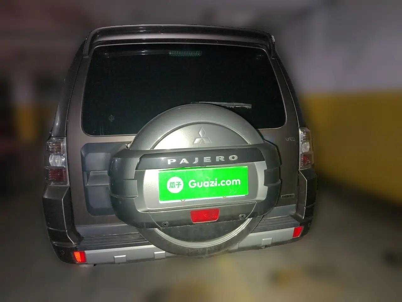 Mitsubishi Pajero 2016 3.0L Automatic Luxury Version China V Standard — миниатюра 5