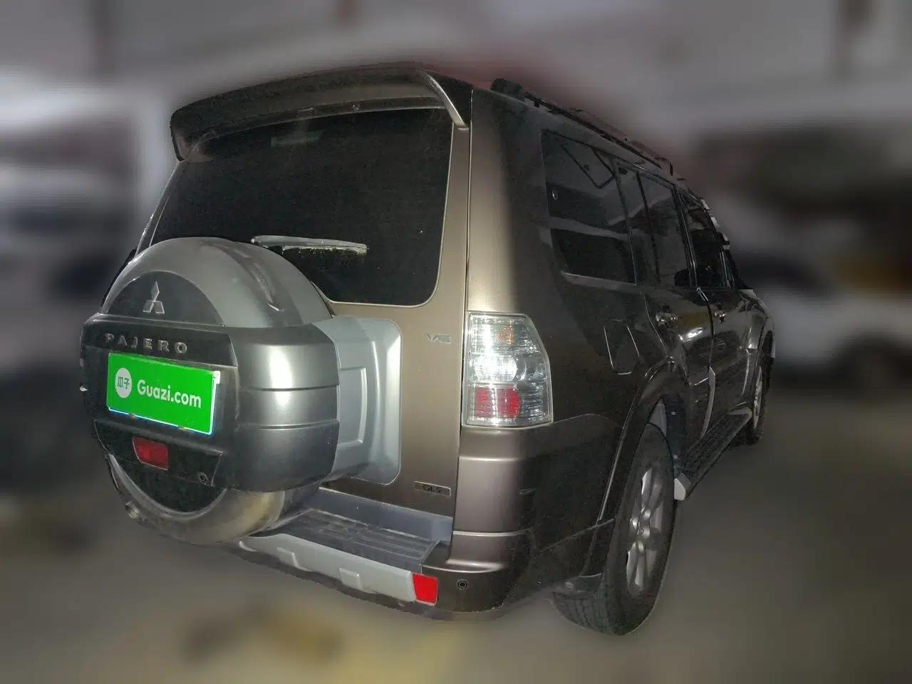 Mitsubishi Pajero 2016 3.0L Automatic Luxury Version China V Standard — миниатюра 6