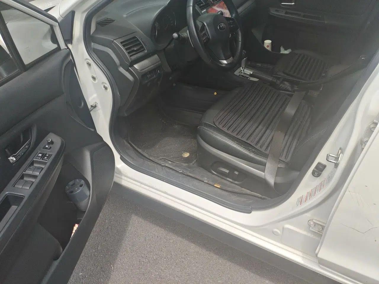 Subaru XV 2012 2.0i Luxury Edition — миниатюра 16