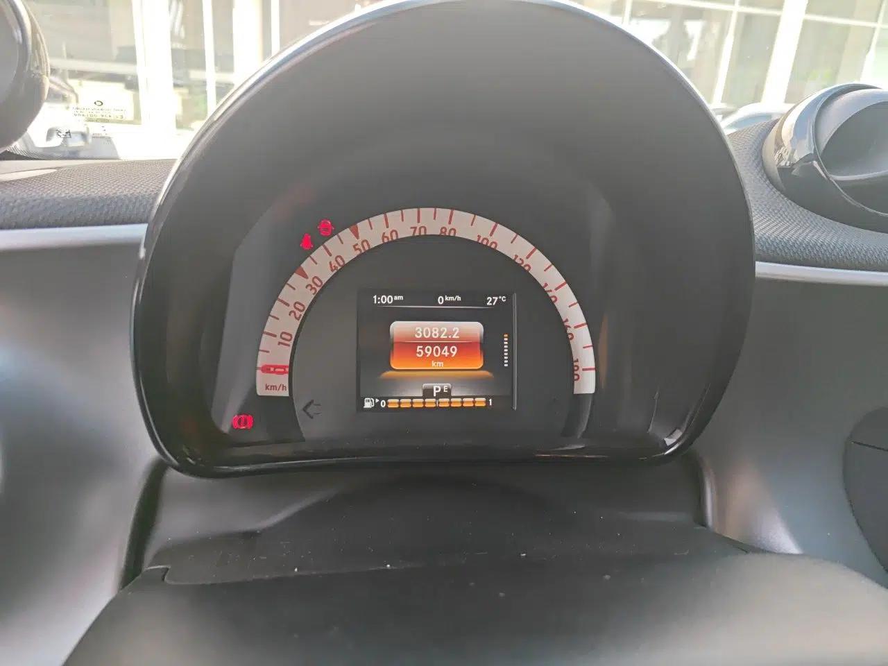 smart fortwo 2016 0.9T 66kW Hardtop Pioneer Edition — миниатюра 11