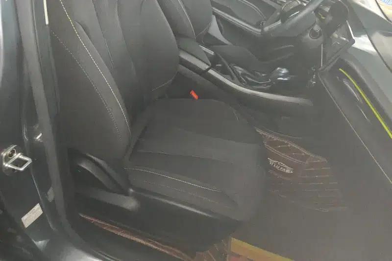 Roewe i5 2021 1.5L CVT Platinum Edition — миниатюра 8