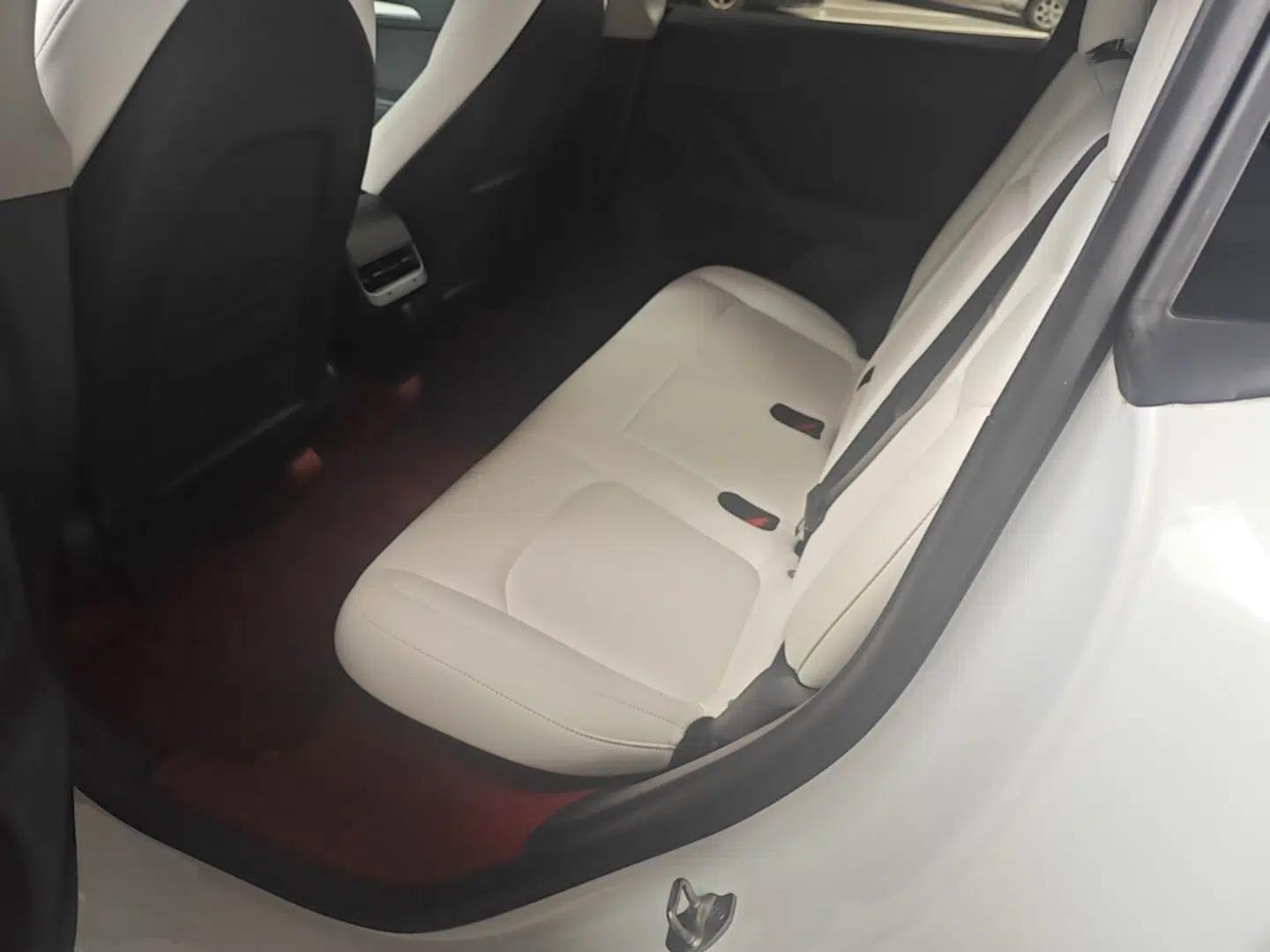 Tesla Model Y 2022 Long-Range All-Wheel-Drive Version — миниатюра 25
