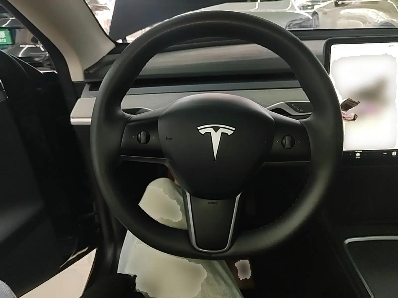Tesla Model Y 2024 Long-Range All-Wheel-Drive Version — миниатюра 13