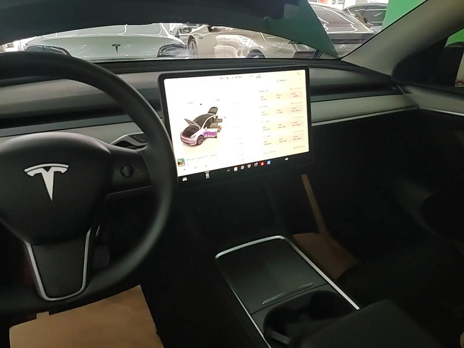 Tesla Model Y 2024 Long-Range All-Wheel-Drive Version — миниатюра 16