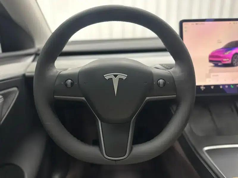 Model Y 2023 Rear-Wheel Drive — миниатюра 16