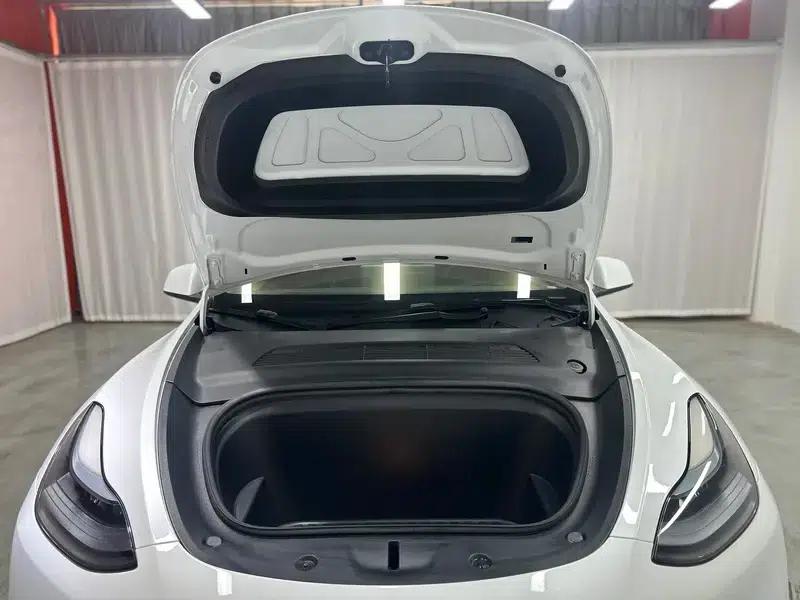 Model Y 2023 Rear-Wheel Drive — миниатюра 10
