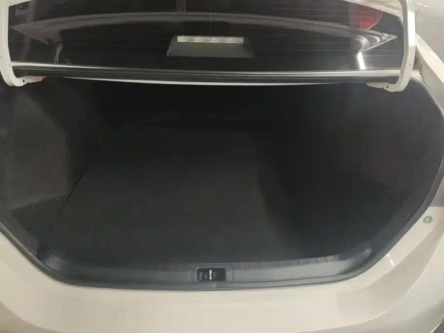 2017 Corolla 1.2T CVT GL — миниатюра 4