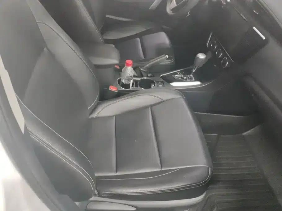 2017 Corolla 1.2T CVT GL — миниатюра 8