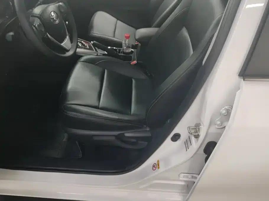 2017 Corolla 1.2T CVT GL — миниатюра 9