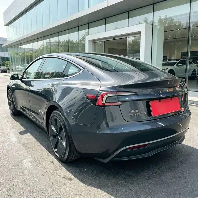 Model 3 2023 Rear-Wheel Drive — миниатюра 4