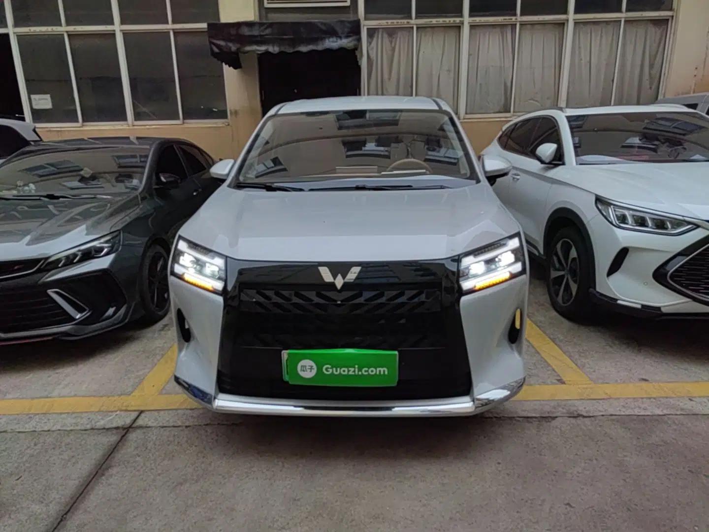Wuling Starlight 730 2025 Model Plug-in Hybrid 125km Luxury Edition — миниатюра 2