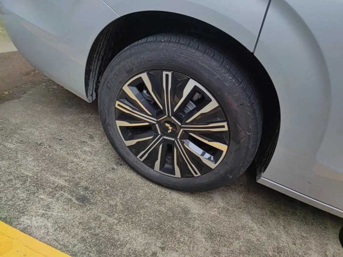 Wuling Starlight 730 2025 Model Plug-in Hybrid 125km Luxury Edition — миниатюра 16