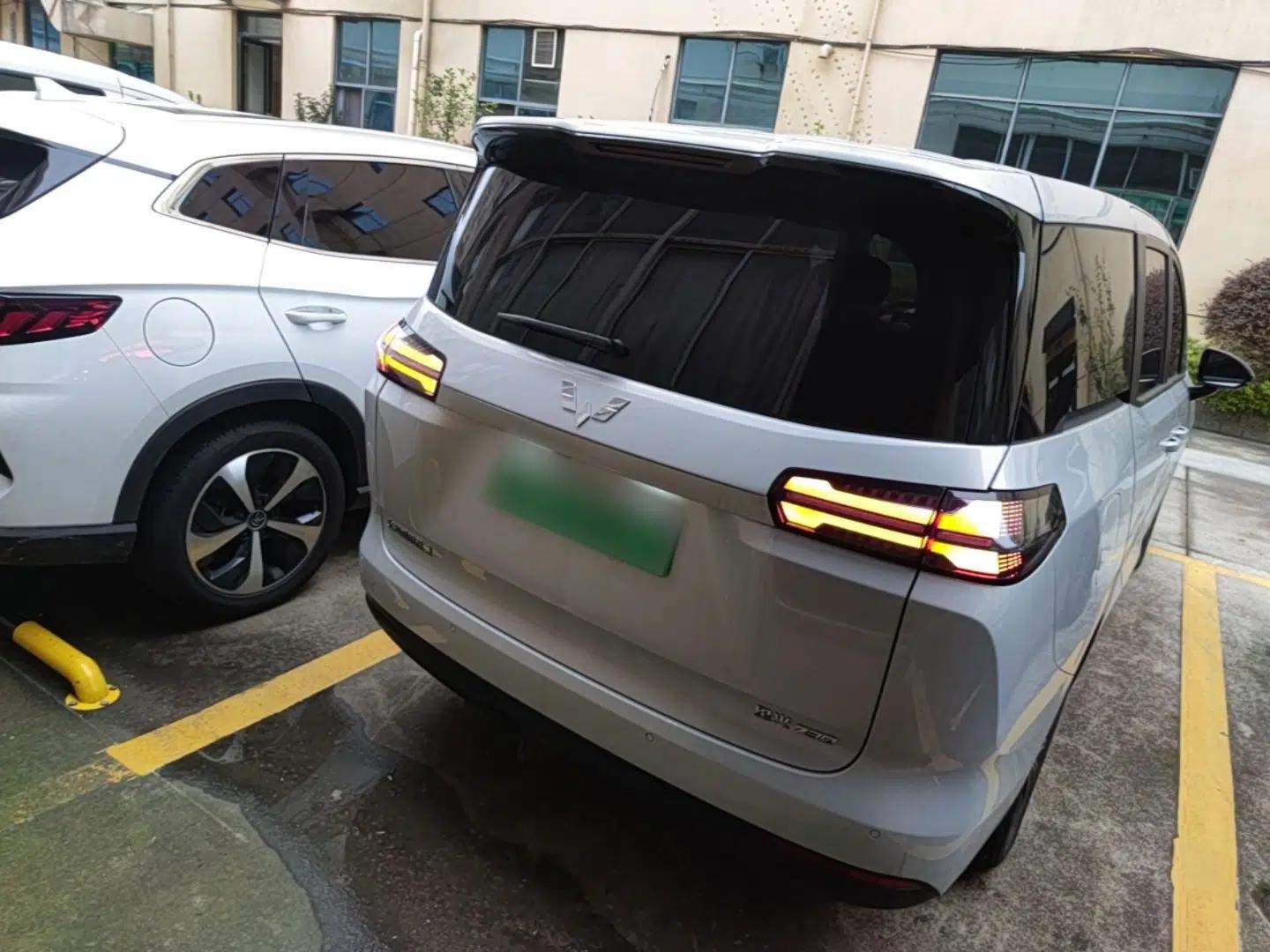 Wuling Starlight 730 2025 Model Plug-in Hybrid 125km Luxury Edition — миниатюра 5