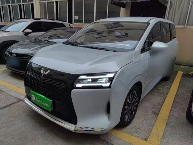 Wuling Starlight 730 2025 Model Plug-in Hybrid 125km Luxury Edition