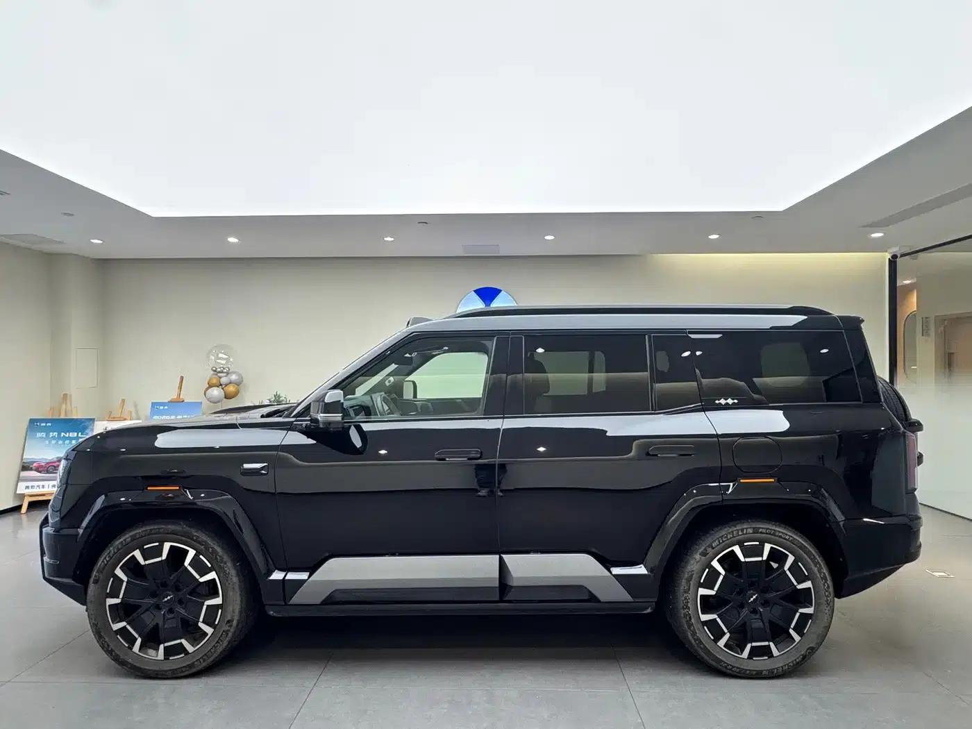 Leopard 8 2025 Smart & Brave Flagship Edition 7-Seater — миниатюра 3