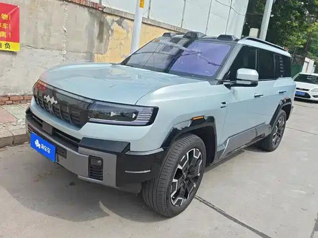 Leopard 8 2025 Smart & Deluxe Edition 6-seater