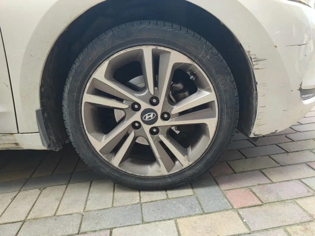 Hyundai Elantra (6th Generation / Lingdong) 2018 1.6L Automatic 15th Anniversary Special Edition — миниатюра 5