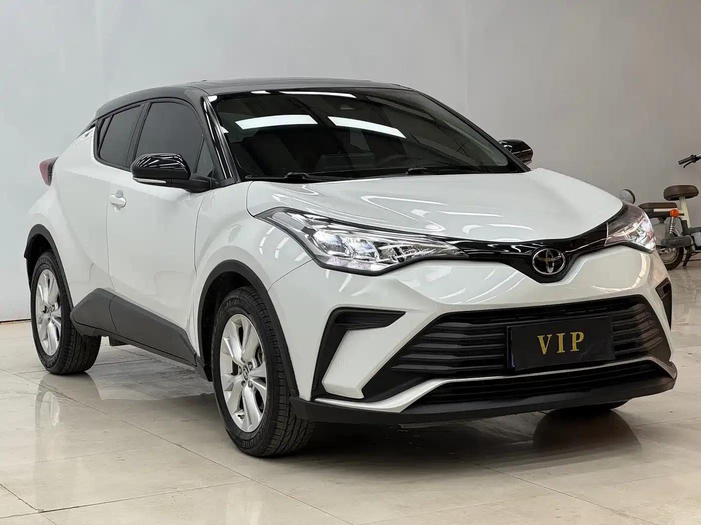 2021 Toyota C-HR 2.0L Enjoy Edition — миниатюра 3