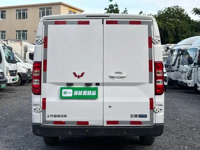 Wuling Yangguang 2024 Model 300km Practical Closed-Window Version 60kW — миниатюра 5