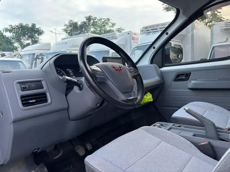 Wuling Yangguang 2024 Model 300km Practical Closed-Window Version 60kW — миниатюра 7